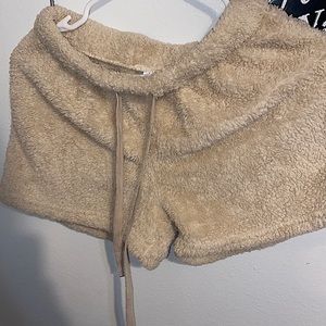 It’s soft, a full set, it’s a size small